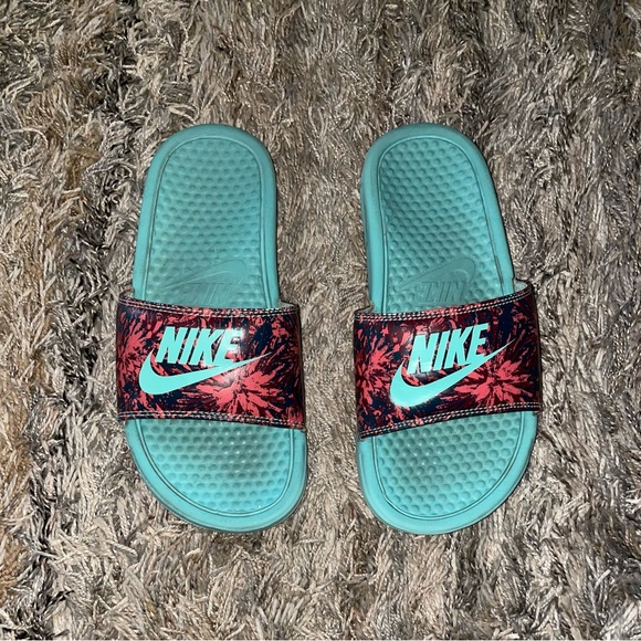 Women Nike flip-flops, size 6 in good condition - Picture 2 of 4